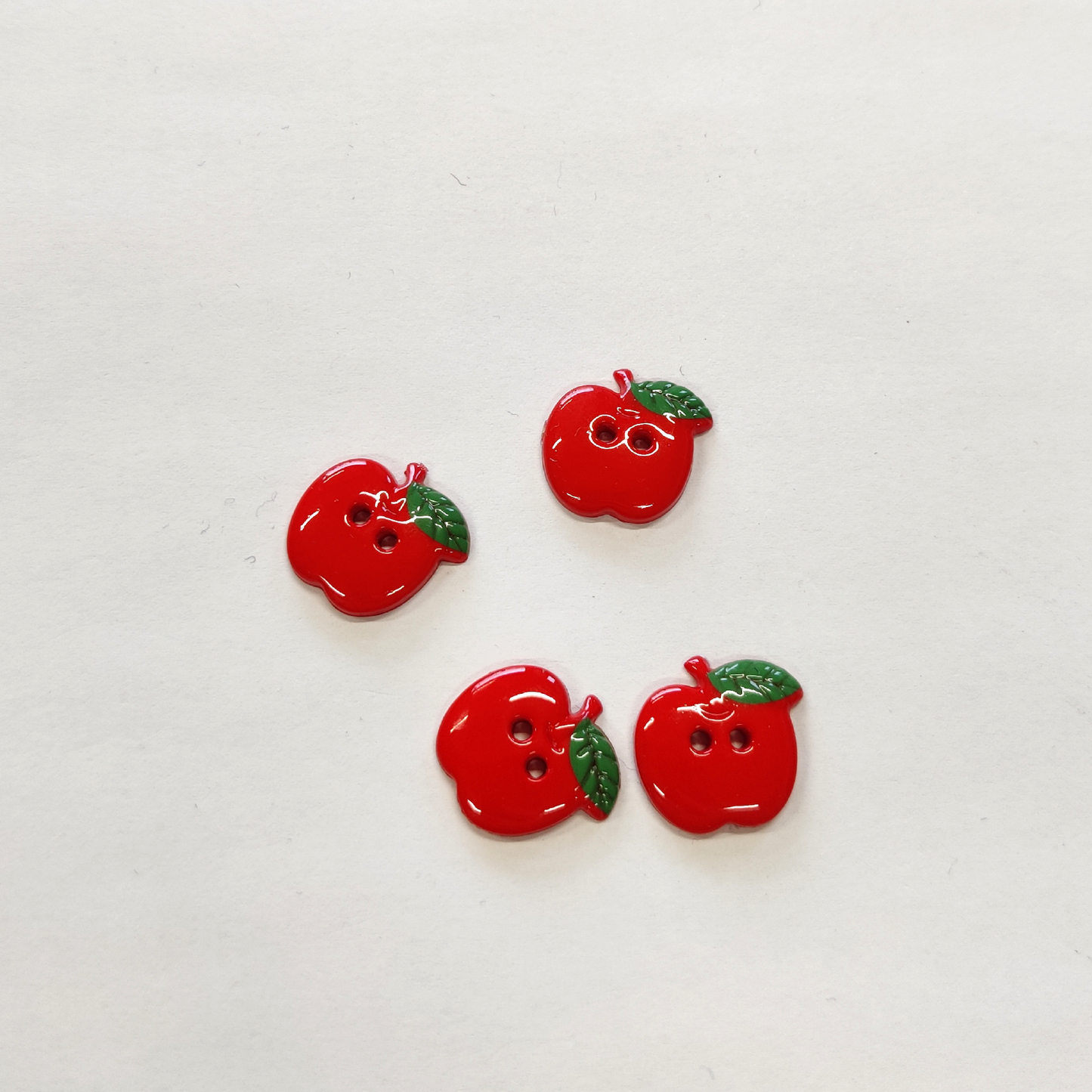 Apple Buttons - 18mm (#B77)