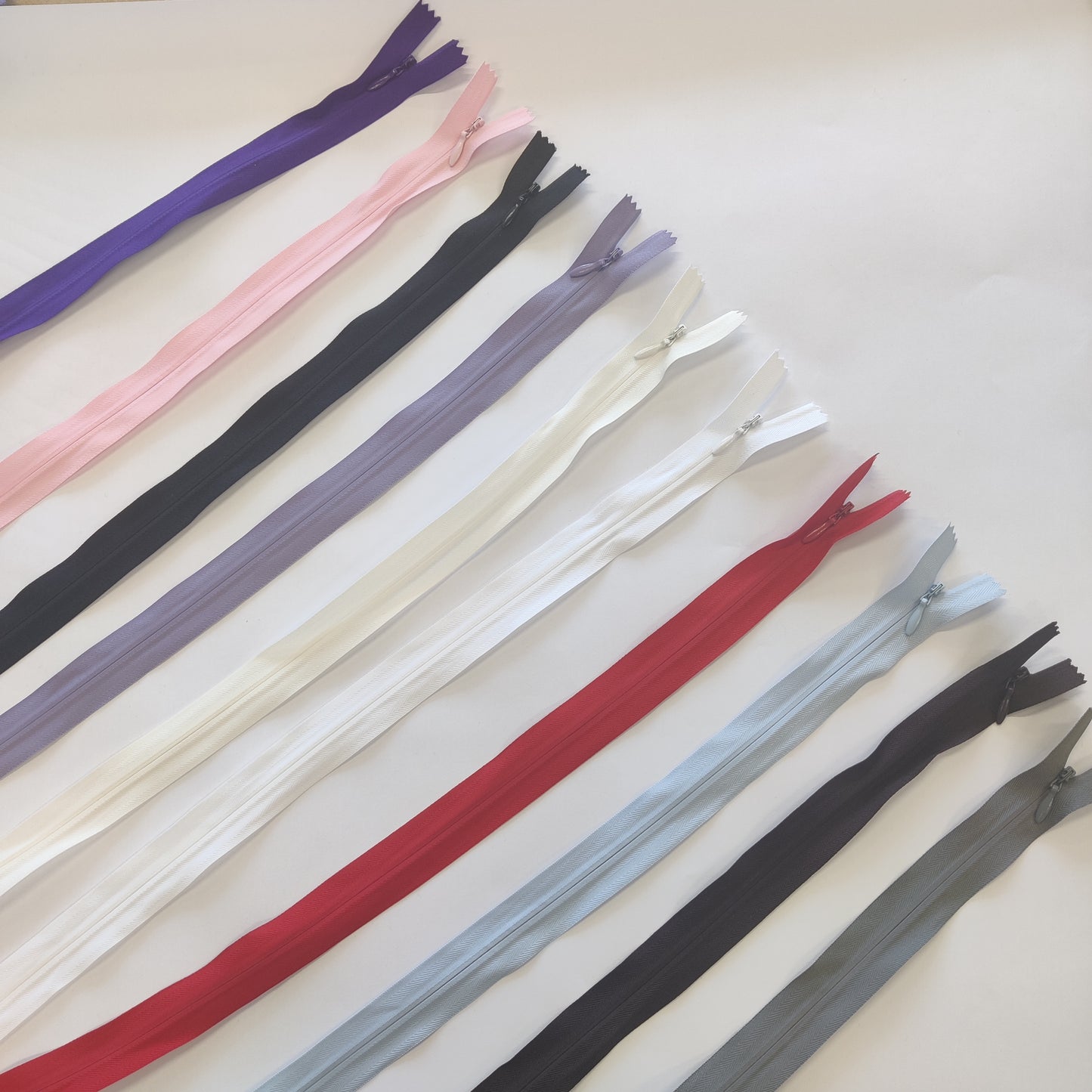 Invisible Zip - 22"/56cm