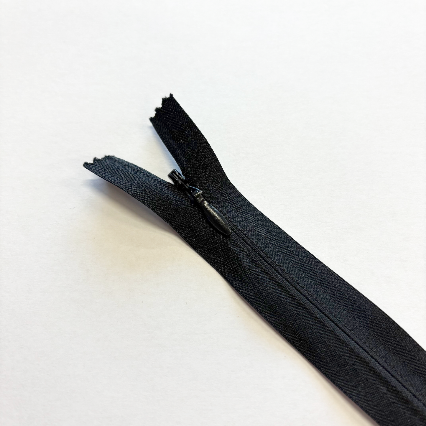 Concealed Zip - 22"/56cm