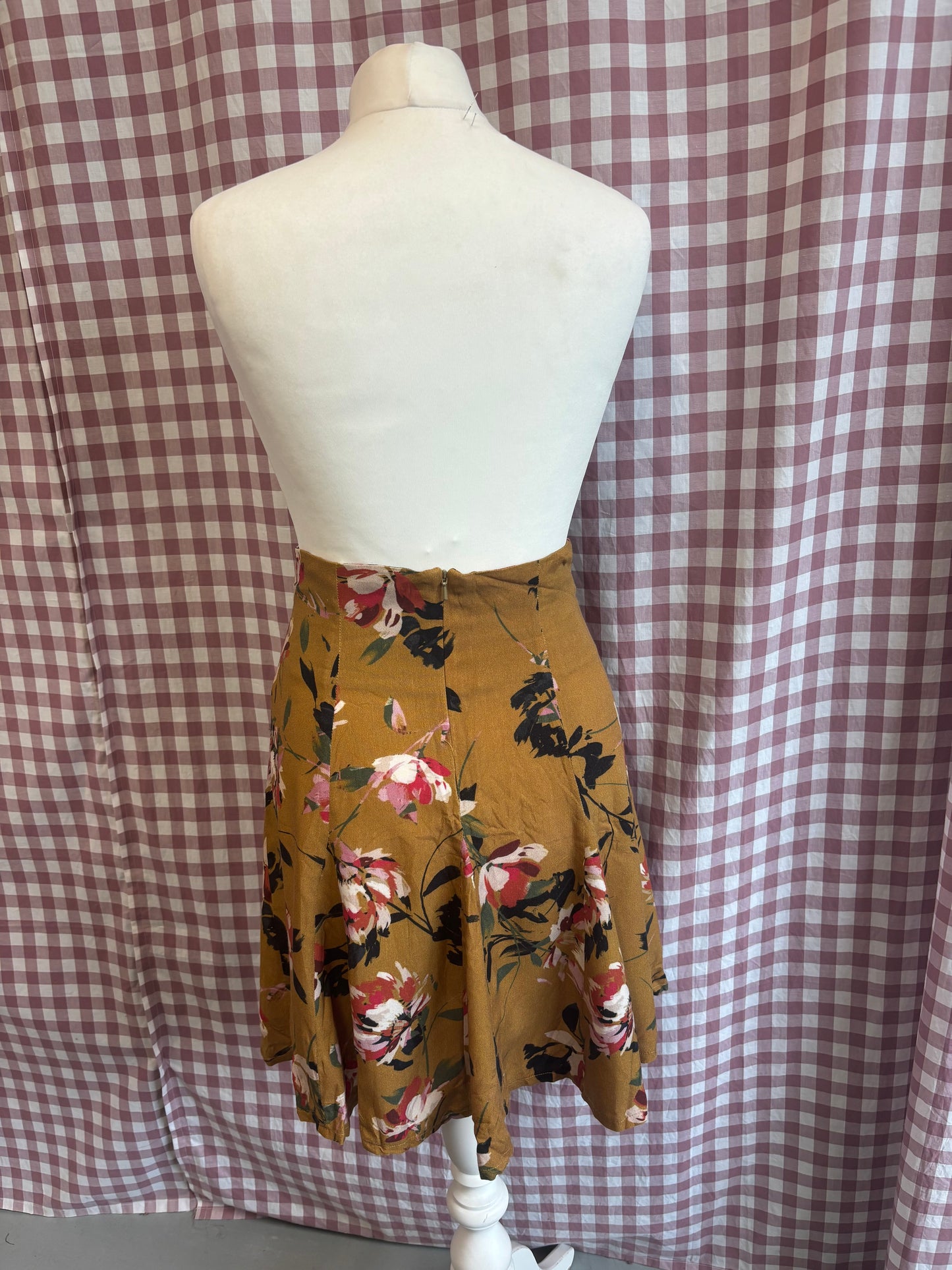 Haxby Skirt - Size 8