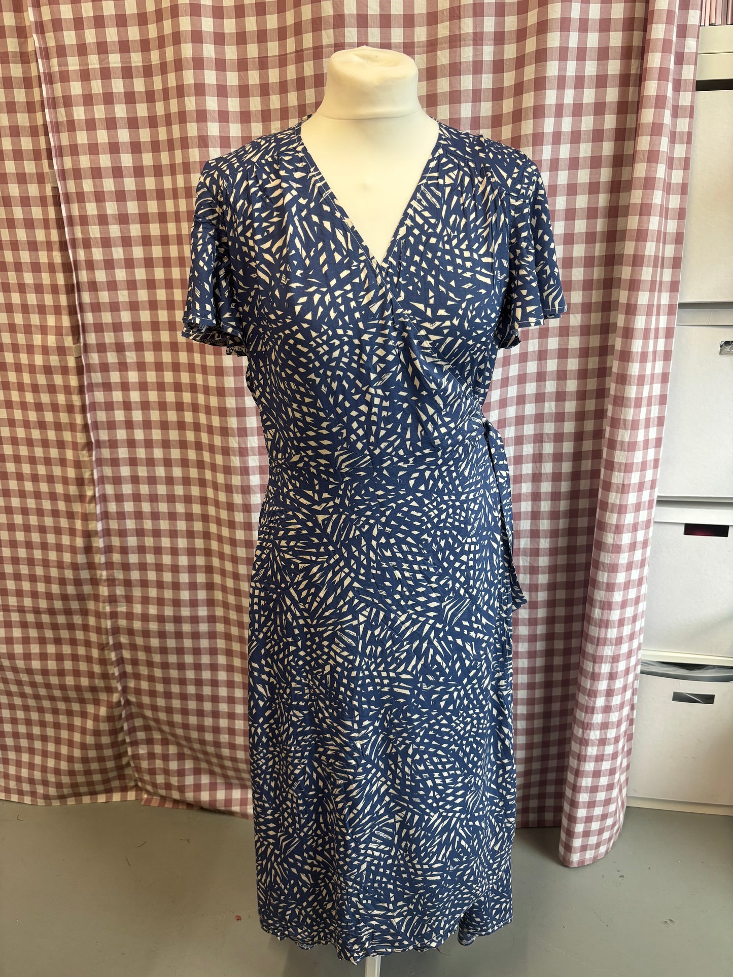 Eve Dress - Size 10