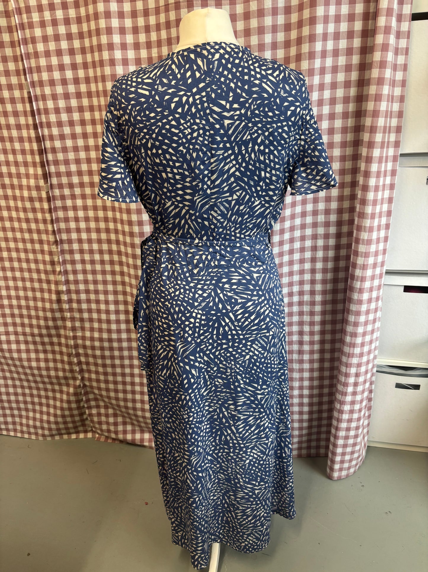 Eve Dress - Size 10