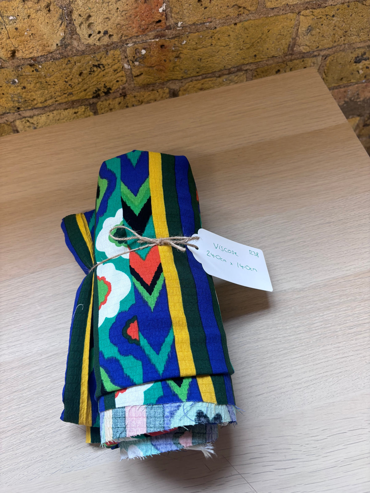 #R38 Viscose - 240cm x 140cm