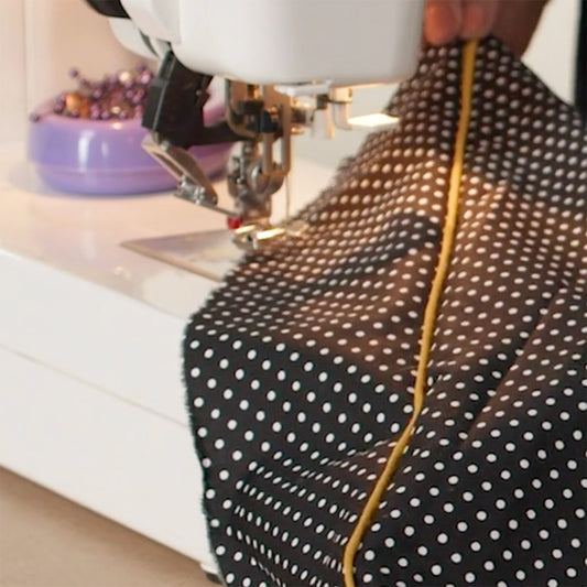 How to make and insert piping into a seam