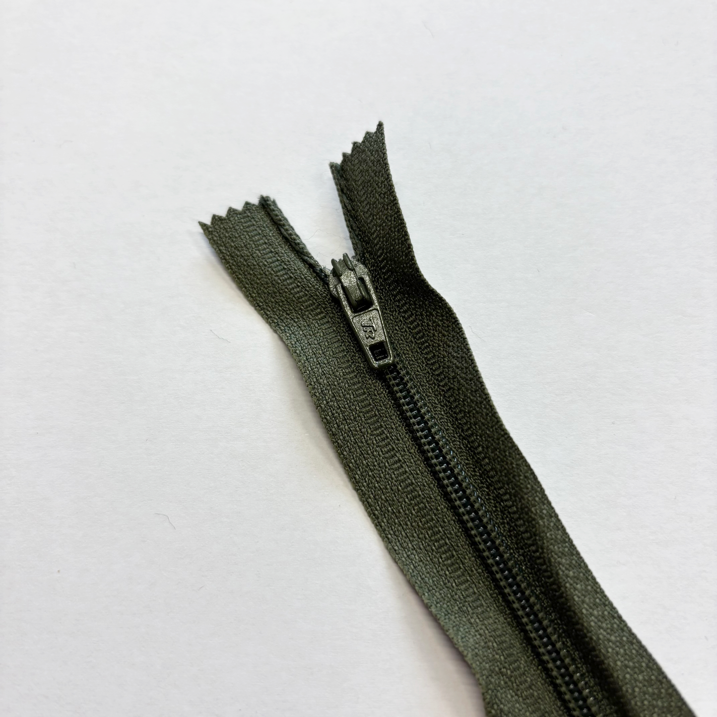 Regular Zip - 22"/56cm