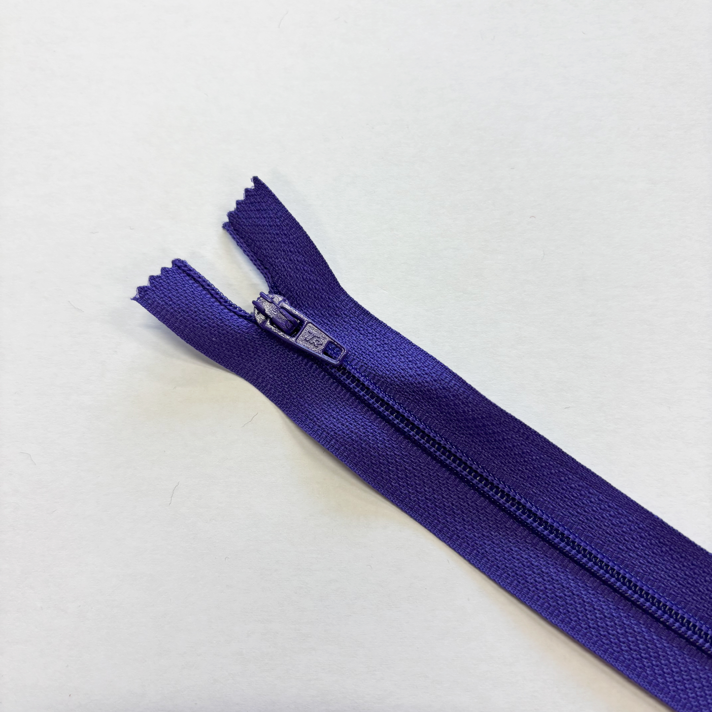 Regular Zip - 22"/56cm