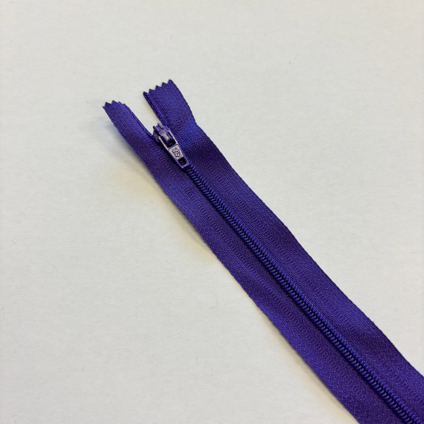 Regular Zip - 16"/40cm