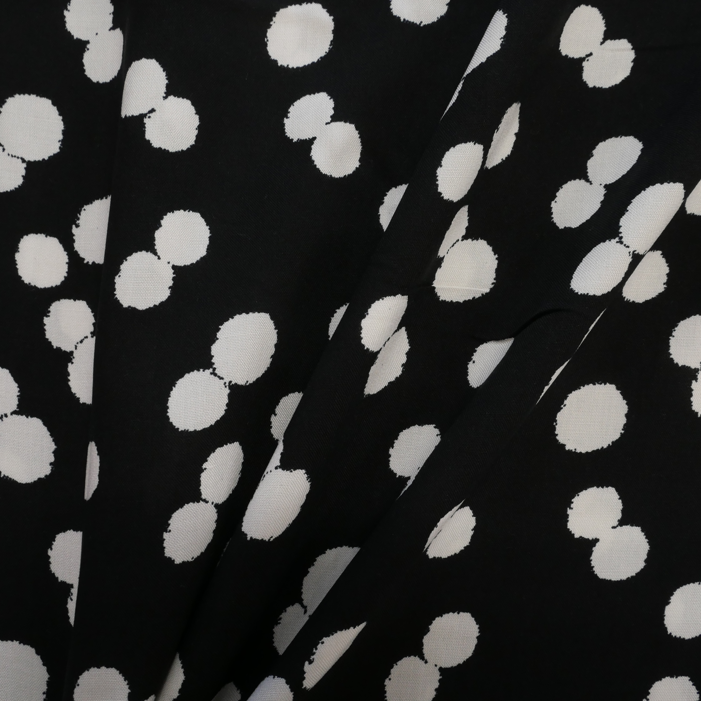 Viscose - Monochrome Spots