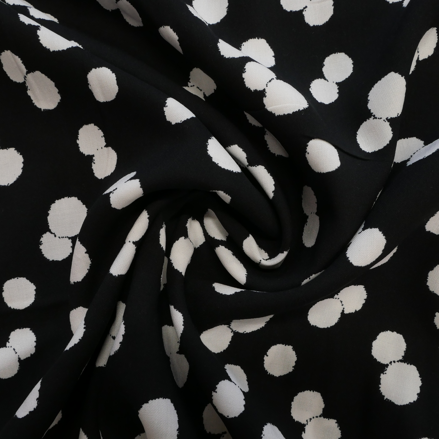 Viscose - Monochrome Spots