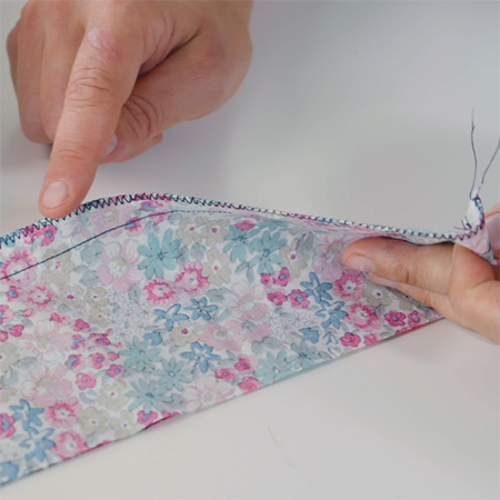 How to finish a seam with a zigzag stitch
